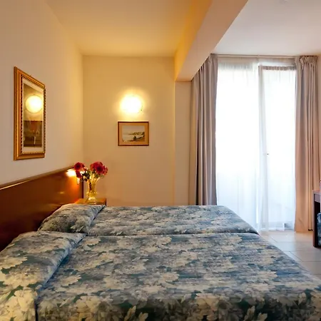 Idania Hotel
