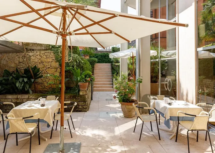 Hotel Idania